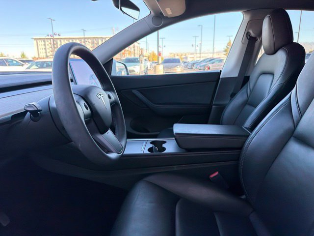 Used 2022 Tesla Model Y Long Range AWD/4WD image 23