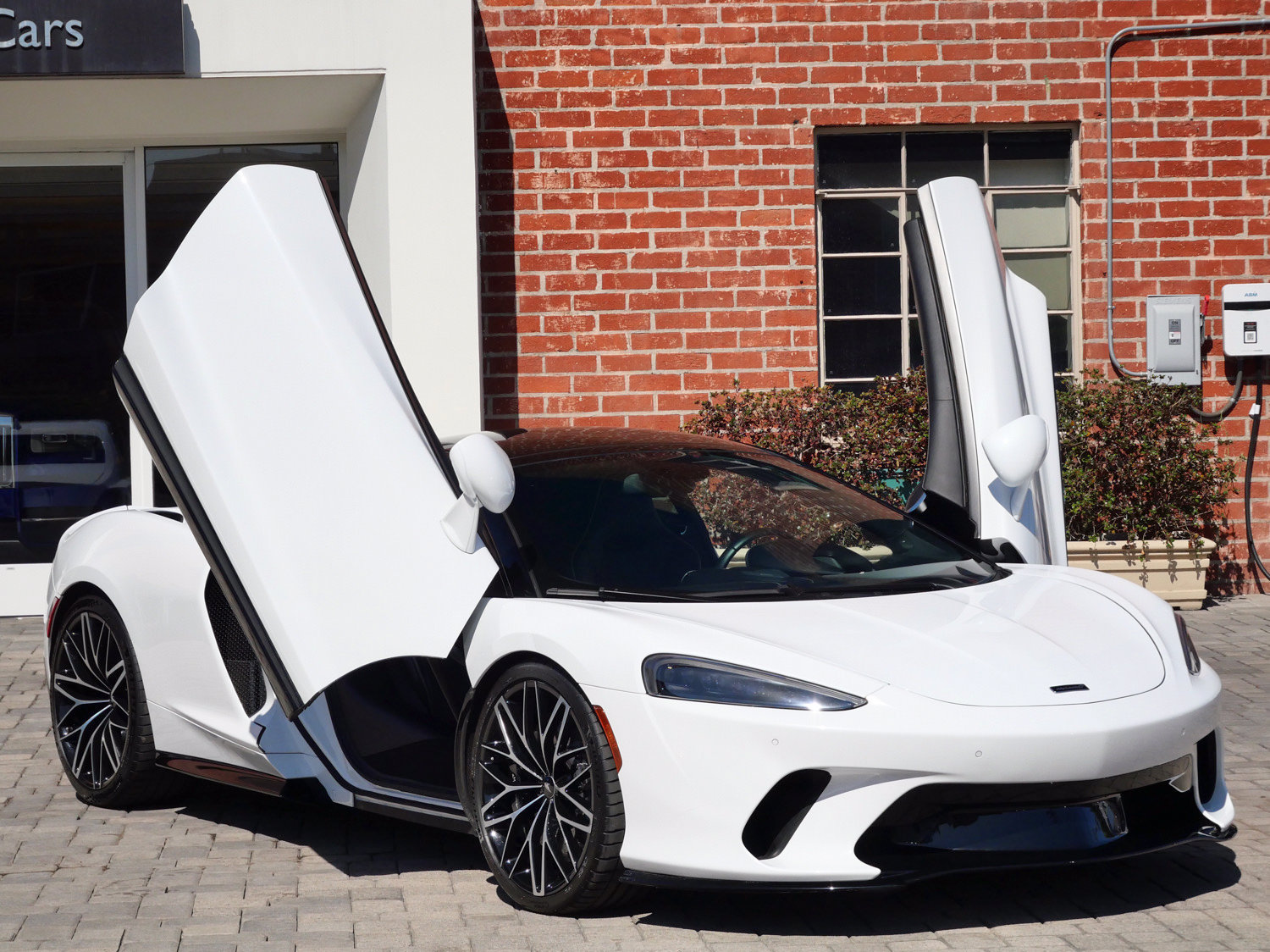 Used 2023 McLaren GT RWD image 15