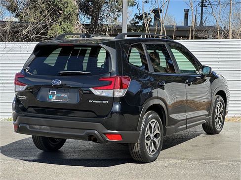 Used 2020 Subaru Forester Premium image 10