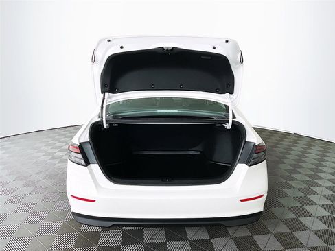 Used 2025 Honda Accord SE image 30