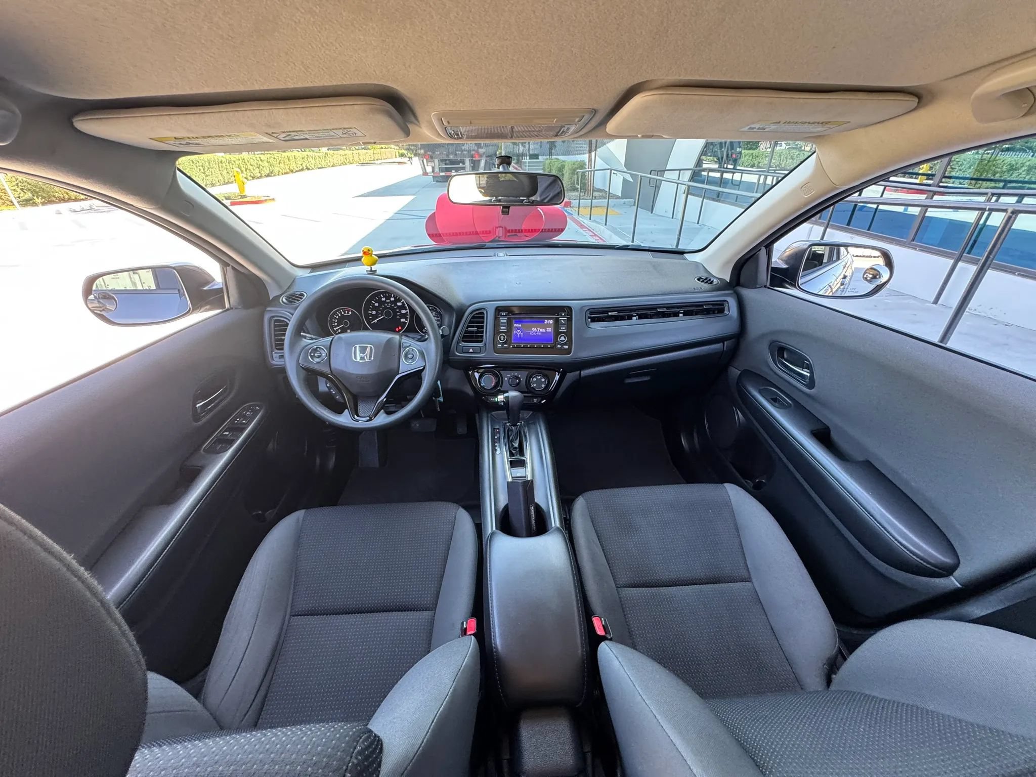 Used 2022 Honda HR-V LX image 4