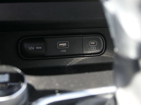 Used 2024 Kia Seltos S AWD/4WD image 19