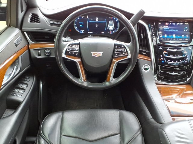 Used 2018 Cadillac Escalade Premium Luxury AWD/4WD image 21