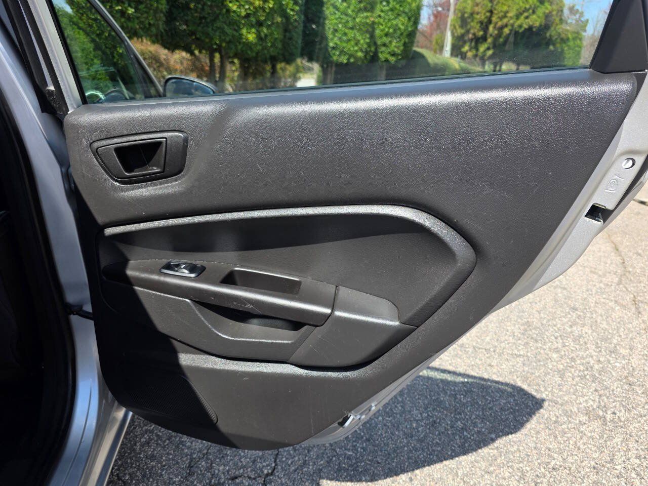 Used 2017 Ford Fiesta SE FWD image 24