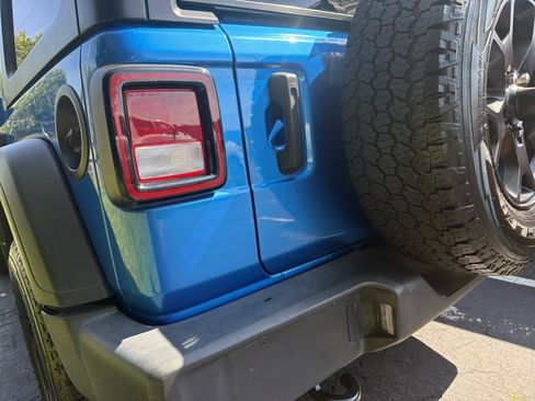 Used 2021 Jeep Wrangler Unlimited Sport AWD/4WD image 10