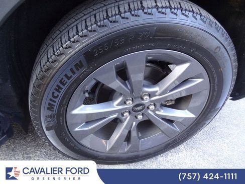 Used 2023 Ford Explorer XLT w/ Equipment Group 202A AWD/4WD image 11