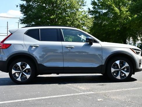 Used 2026 Volvo XC40 B5 Plus AWD/4WD image 8