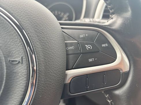 Used 2021 Jeep Compass Latitude AWD/4WD image 20