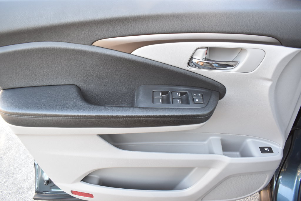 Used 2020 Honda Pilot EX image 16