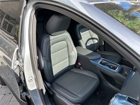 New 2026 Chevrolet Equinox EV LT image 28