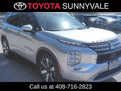 Used 2025 Mitsubishi Outlander SE