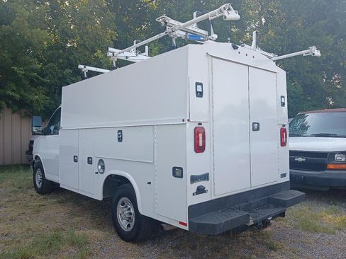 Used 2023 Chevrolet Express 3500 w/ Power Convenience Package RWD image 8
