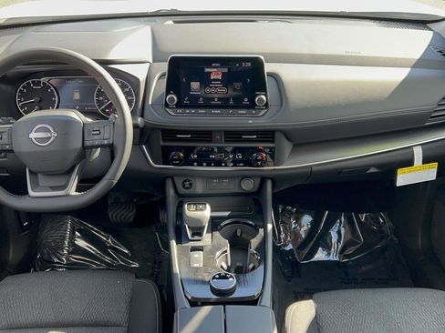 Used 2026 Nissan Rogue SV image 34