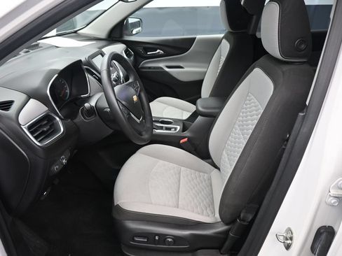 Used 2018 Chevrolet Equinox LT FWD image 15
