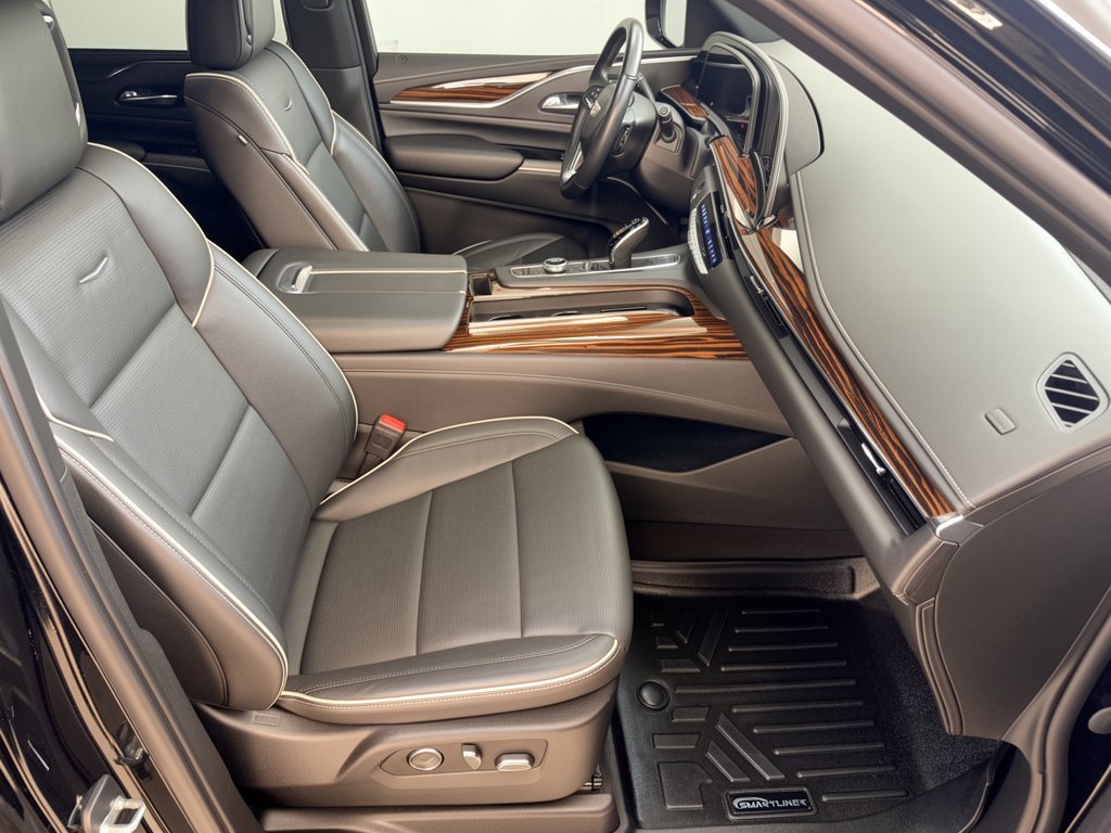 Used 2021 Cadillac Escalade Premium Luxury w/ Driver Assist Tech Package AWD/4WD image 30