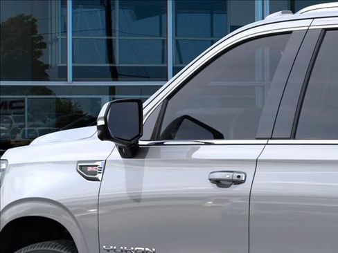 New 2026 GMC Yukon XL Elevation w/ Elevation Premium Package AWD/4WD image 12