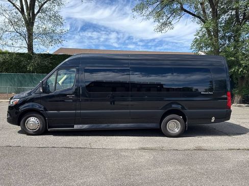 Used 2023 Mercedes-Benz Sprinter 3500 image 3
