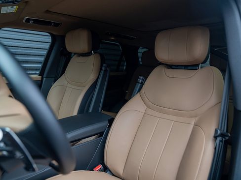 Used 2025 Land Rover Range Rover Sport Autobiography image 5