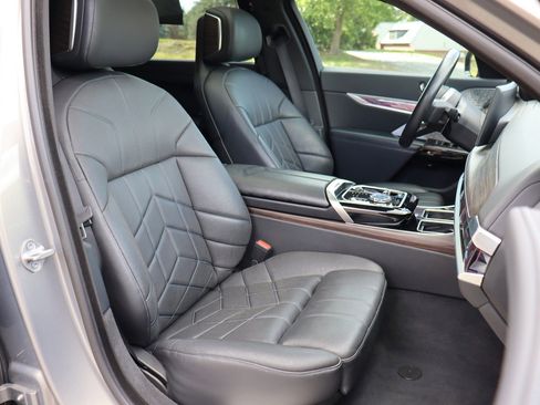 Used 2023 BMW i7 xDrive60 AWD/4WD image 20