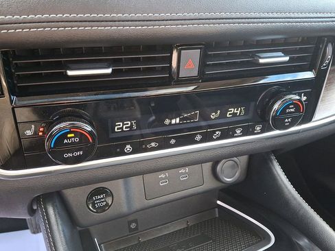 Certified 2024 Nissan Rogue Platinum image 16