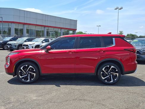 Used 2022 Mitsubishi Outlander SE AWD/4WD image 4
