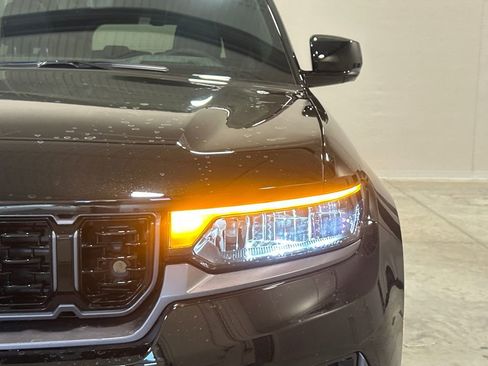 New 2026 Jeep Grand Cherokee L Limited image 10