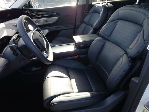 New 2026 Lincoln Nautilus Reserve image 12