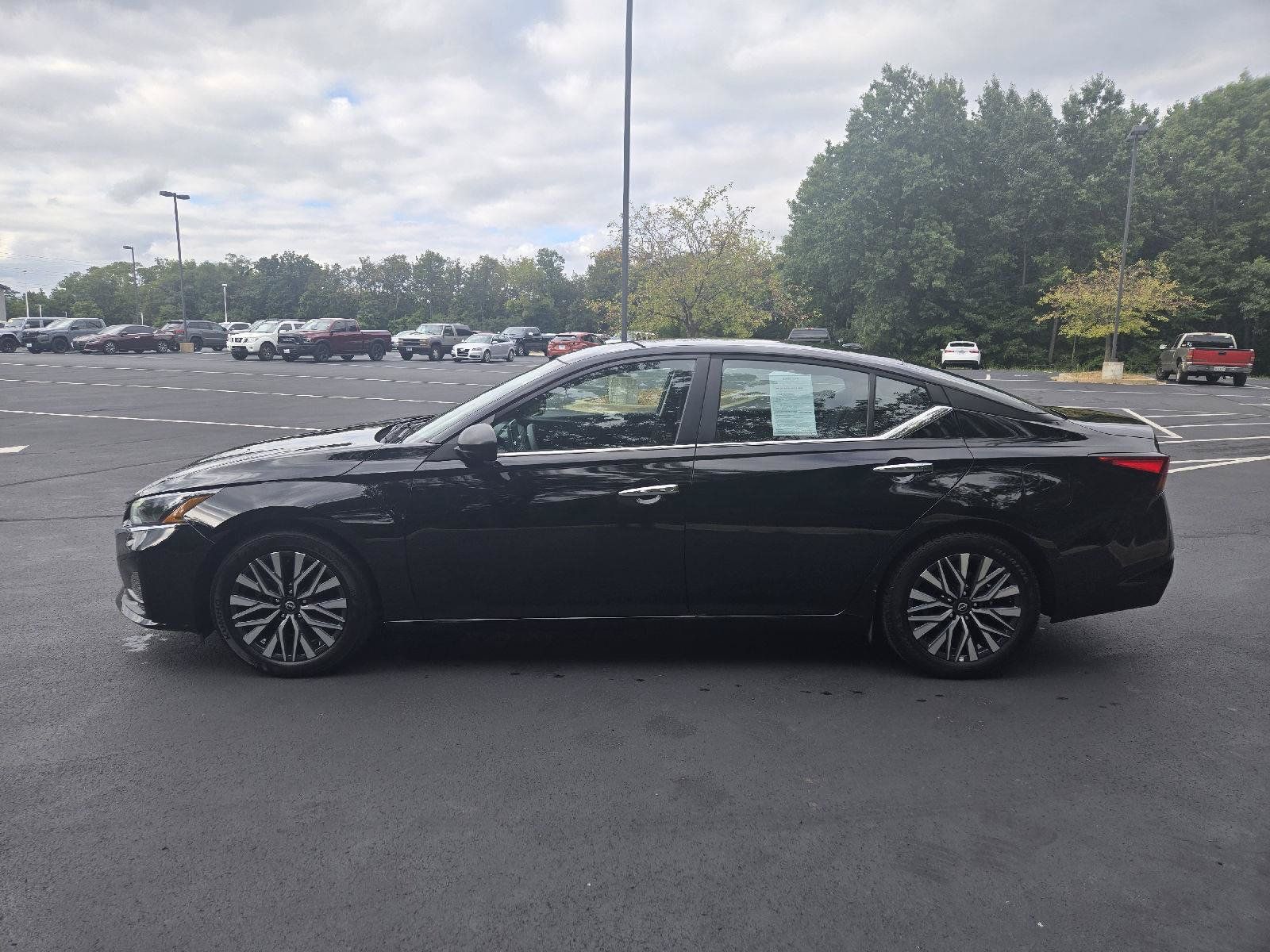 Used 2025 Nissan Altima 2.5 SV FWD image 5