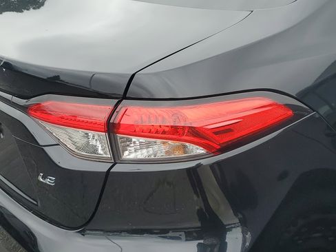 Used 2023 Toyota Corolla LE FWD image 8