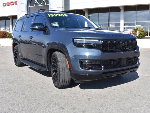 Used 2024 Jeep Wagoneer Series II w/ Convenience Group I image 3