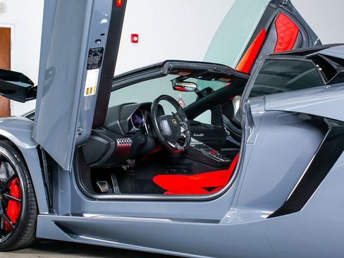 Used 2013 Lamborghini Aventador LP 700-4 image 29