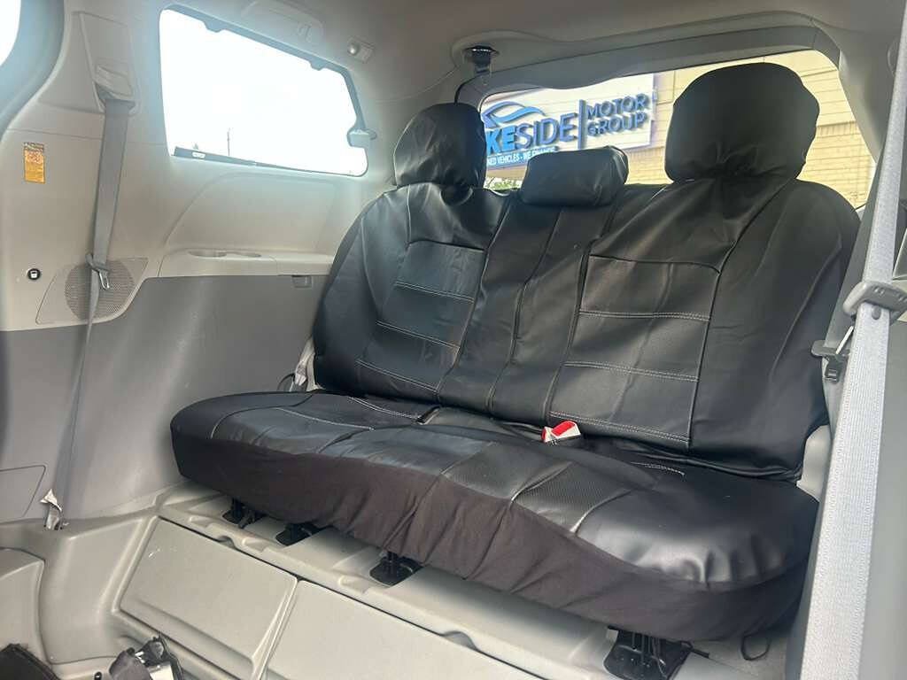 Used 2014 Toyota Sienna LE FWD image 17