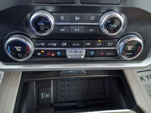 Used 2023 Ford Expedition Limited AWD/4WD image 24