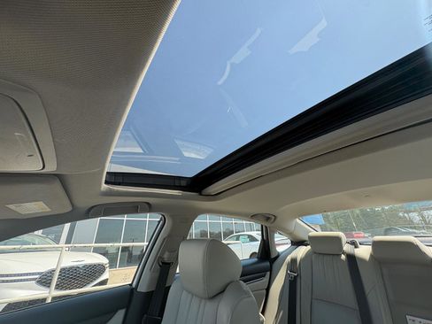 Used 2018 Honda Accord Touring image 36