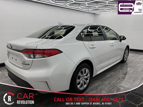 Used 2023 Toyota Corolla LE FWD image 6