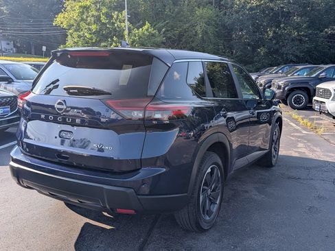 Used 2024 Nissan Rogue SV AWD/4WD image 7