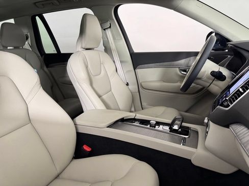 Certified 2025 Volvo XC90 B6 Plus w/ Protection Package Premier AWD/4WD image 2