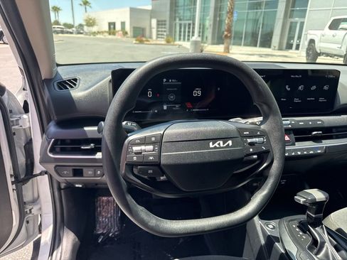 Used 2025 Kia K4 FWD image 13