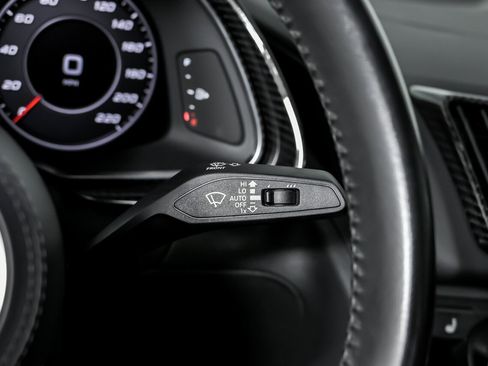 Used 2017 Audi R8 V10 w/ Ceramic Brake Package image 34