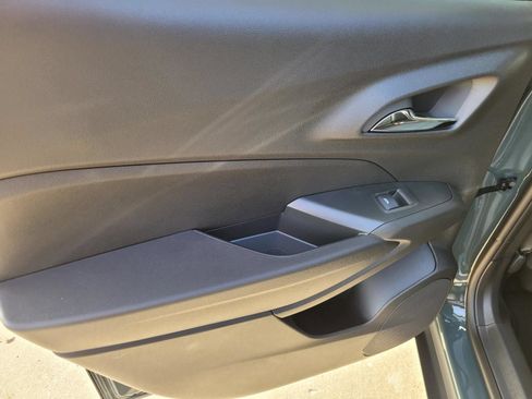 New 2026 Chevrolet Trax LT w/ LT Convenience Package FWD image 8