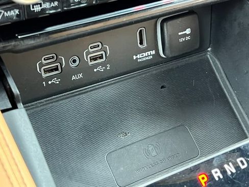 Used 2025 Jeep Grand Cherokee L Summit w/ Advanced Protech Group IV AWD/4WD image 35