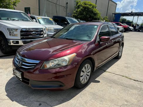 Used 2011 Honda Accord LX image 4