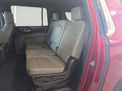 Used 2022 Chevrolet Suburban LT image 23