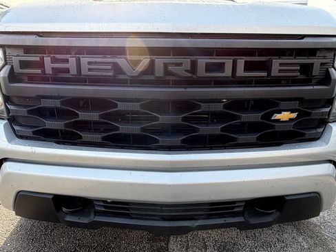 Used 2022 Chevrolet Silverado 1500 Custom RWD image 9