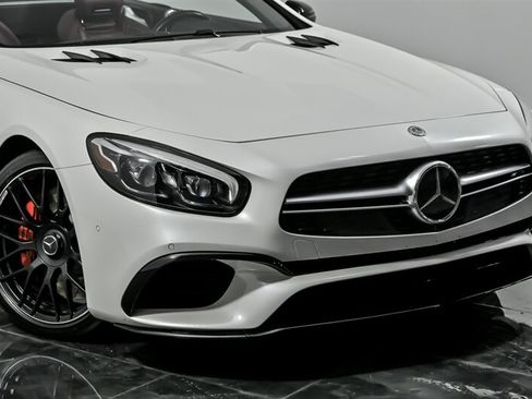 Used 2018 Mercedes-Benz SL 63 AMG image 3