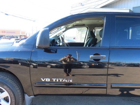 Used 2012 Nissan Titan SV w/ SV Premium Utility Pkg image 35