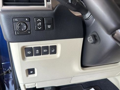 Certified 2023 Lexus GX 460 Premium w/ Premium Package AWD/4WD image 16
