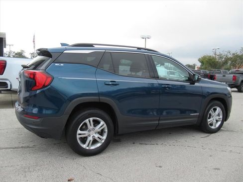 Used 2020 GMC Terrain SLE w/ Driver Convenience Package image 6