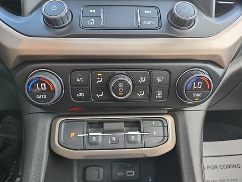 Used 2023 GMC Acadia Denali w/ Black Diamond Edition AWD/4WD image 26
