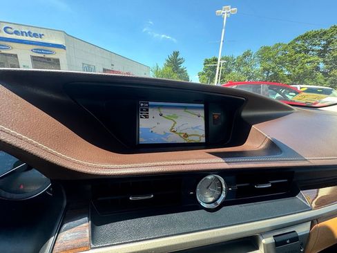 Used 2017 Lexus ES 350 w/ Luxury Package FWD image 14